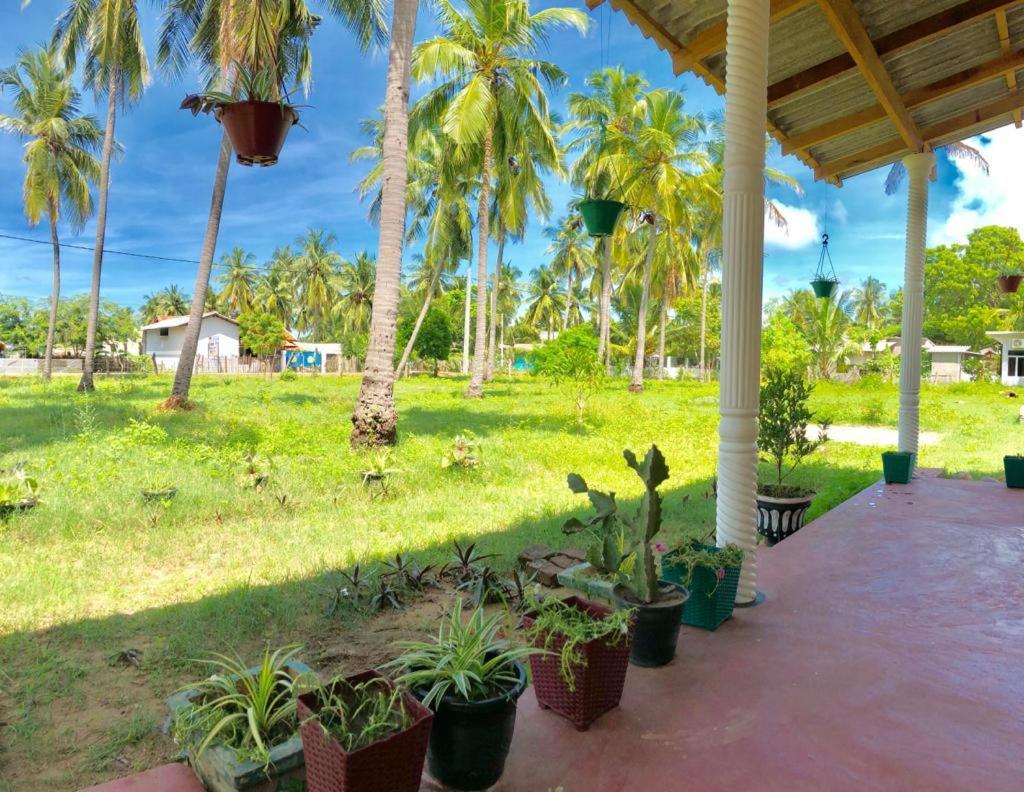 Sai Seashell Rest Inn Nilaveli Trincomalee Exterior foto